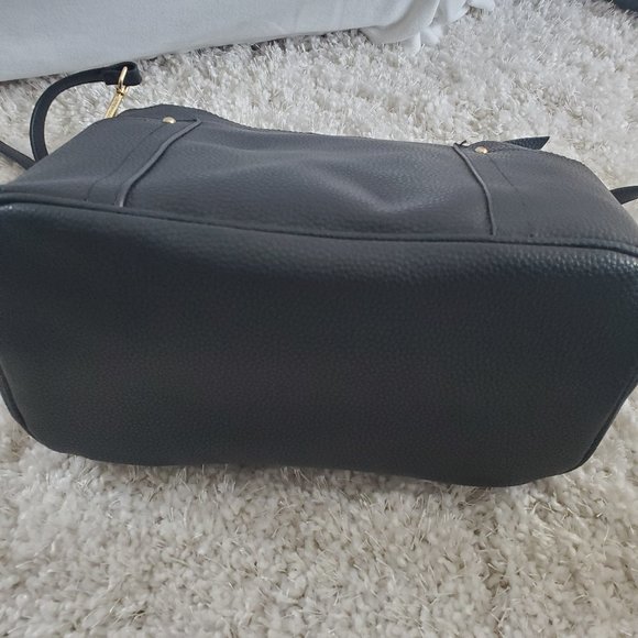 Steve Madden Black Bag w/Snakeskin Interior and Coin Purse - Picture 16 of 16